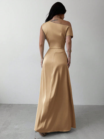 Elegant Asymmetric Shoulder Ruched Mermaid Hem Dress