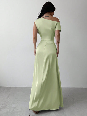 Elegant Asymmetric Shoulder Ruched Mermaid Hem Dress