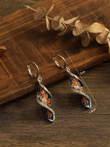 Floral Pattern Twist Drop Earrings