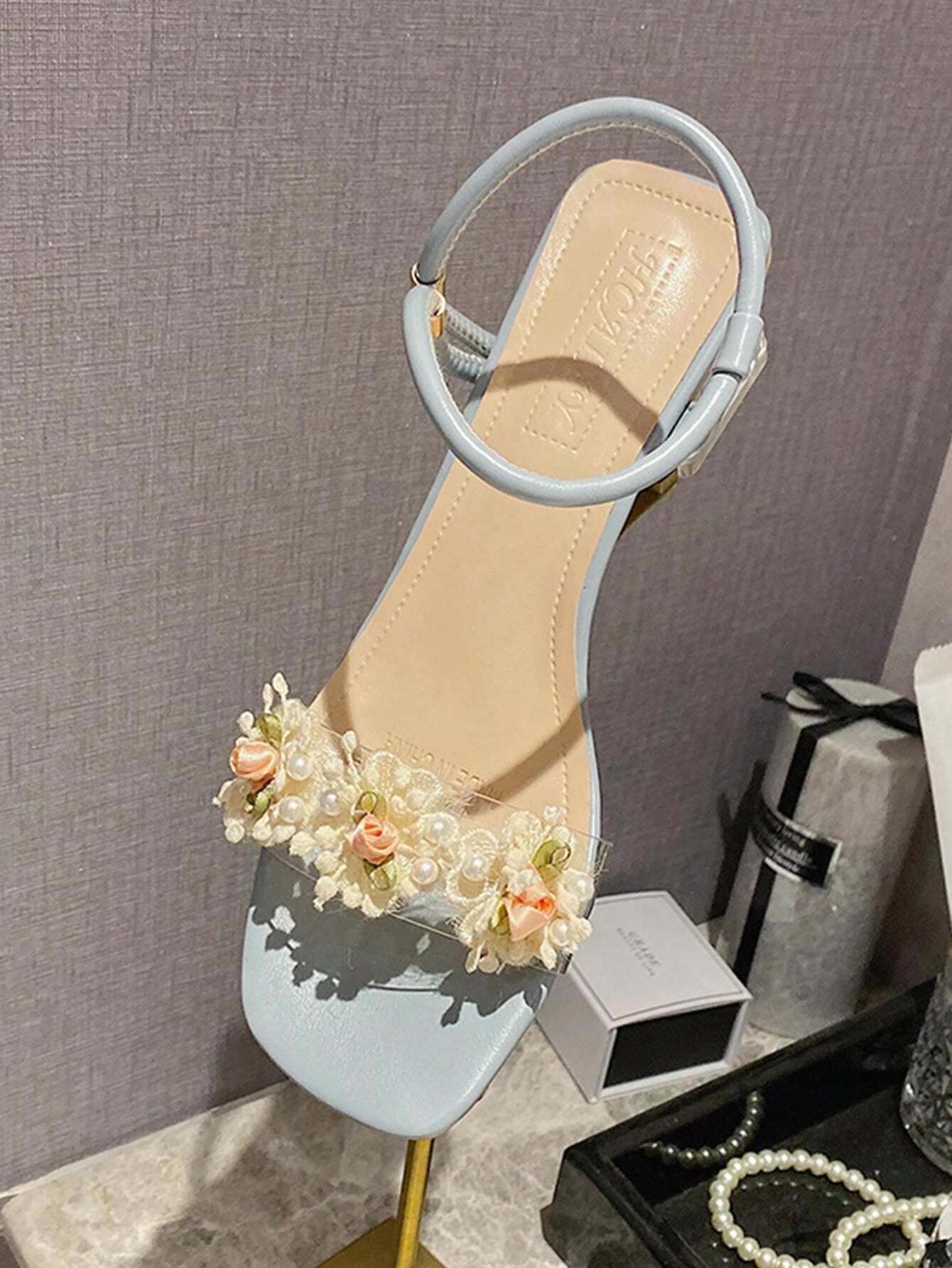 Flower Decor Chunky Heel Ankle Strap Sandals