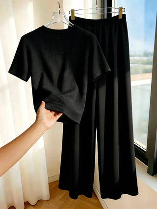 Women's T-Shirt Paired With Minimalist Casual Wide Leg Pants
