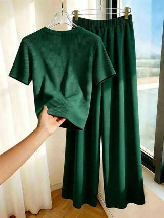 Women's T-Shirt Paired With Minimalist Casual Wide Leg Pants