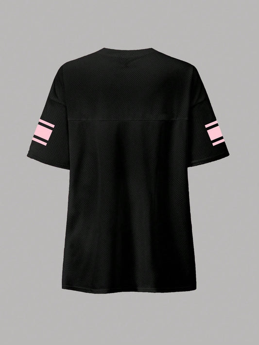 V-Neck Short Sleeve T-Shirt With Number Print & Mesh Design