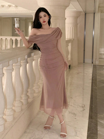 DAZY Women's Solid Color Asymmetric Shoulder Short Sleeve Elegant Midi Dress