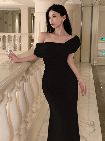 DAZY Women's Solid Color Asymmetric Shoulder Short Sleeve Elegant Midi Dress