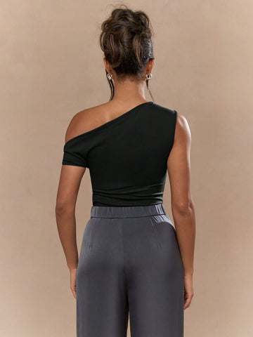 MISSGUIDED Asymmetric Neckline Jersey One Off-Shoulder Bodysuit