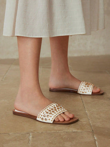 MOTF PREMIUM SQUARE TOE CONTRAST TRIM STUDDED FLAT SANDALS