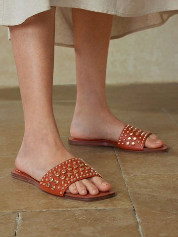 MOTF PREMIUM SQUARE TOE CONTRAST TRIM STUDDED FLAT SANDALS