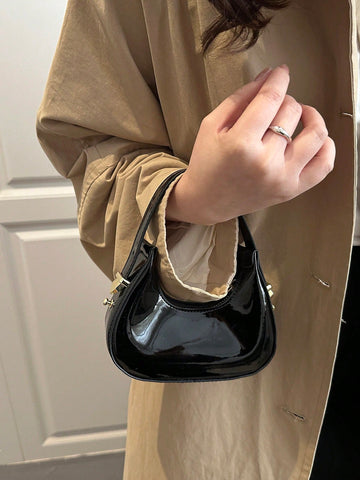 Fashionable High-Quality Lightweight Crescent Shaped Shoulder Bag
