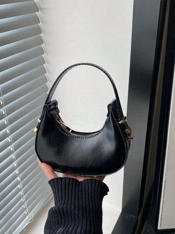 Fashionable High-Quality Lightweight Crescent Shaped Shoulder Bag