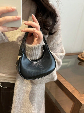 Fashionable High-Quality Lightweight Crescent Shaped Shoulder Bag
