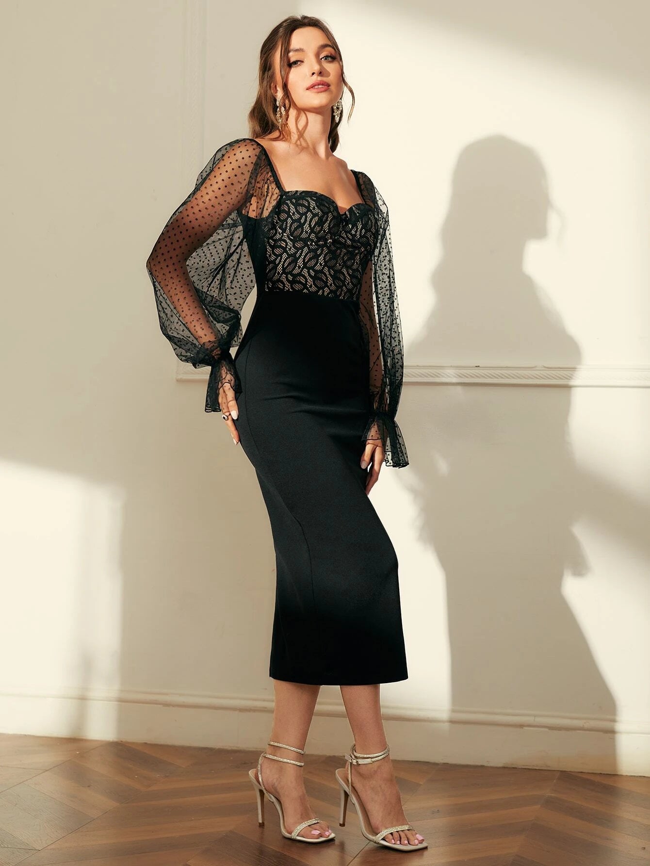 Modely Contrast Lace Sweetheart Neck Flounce Sleeve Split Back Velvet Dress