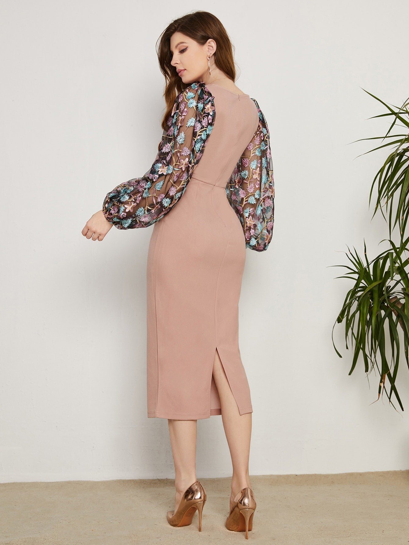 Modely Floral Embroidered Mesh Lantern Sleeve Bodycon Dress