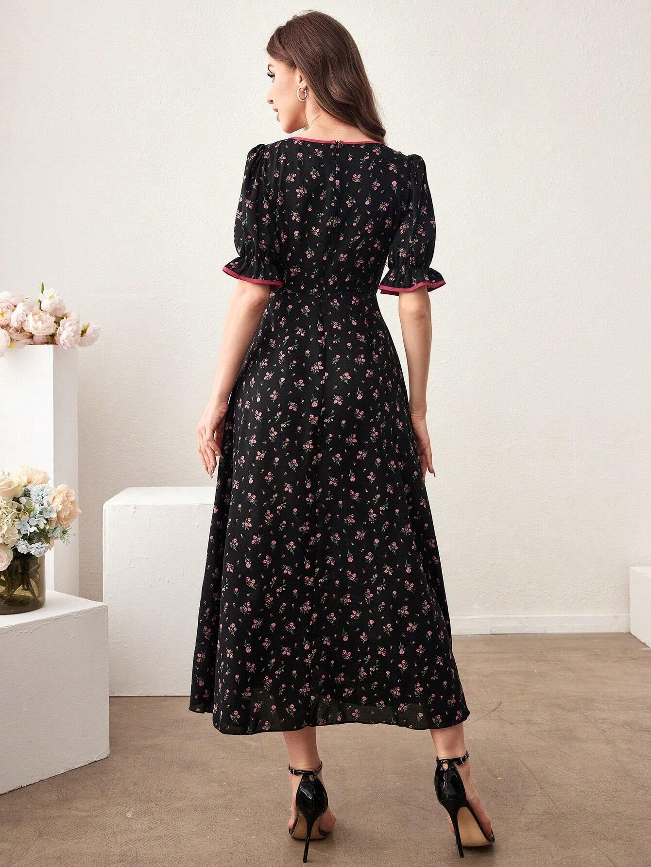 Modely Ladies' Short Sleeve Button Decorated Floral Dress