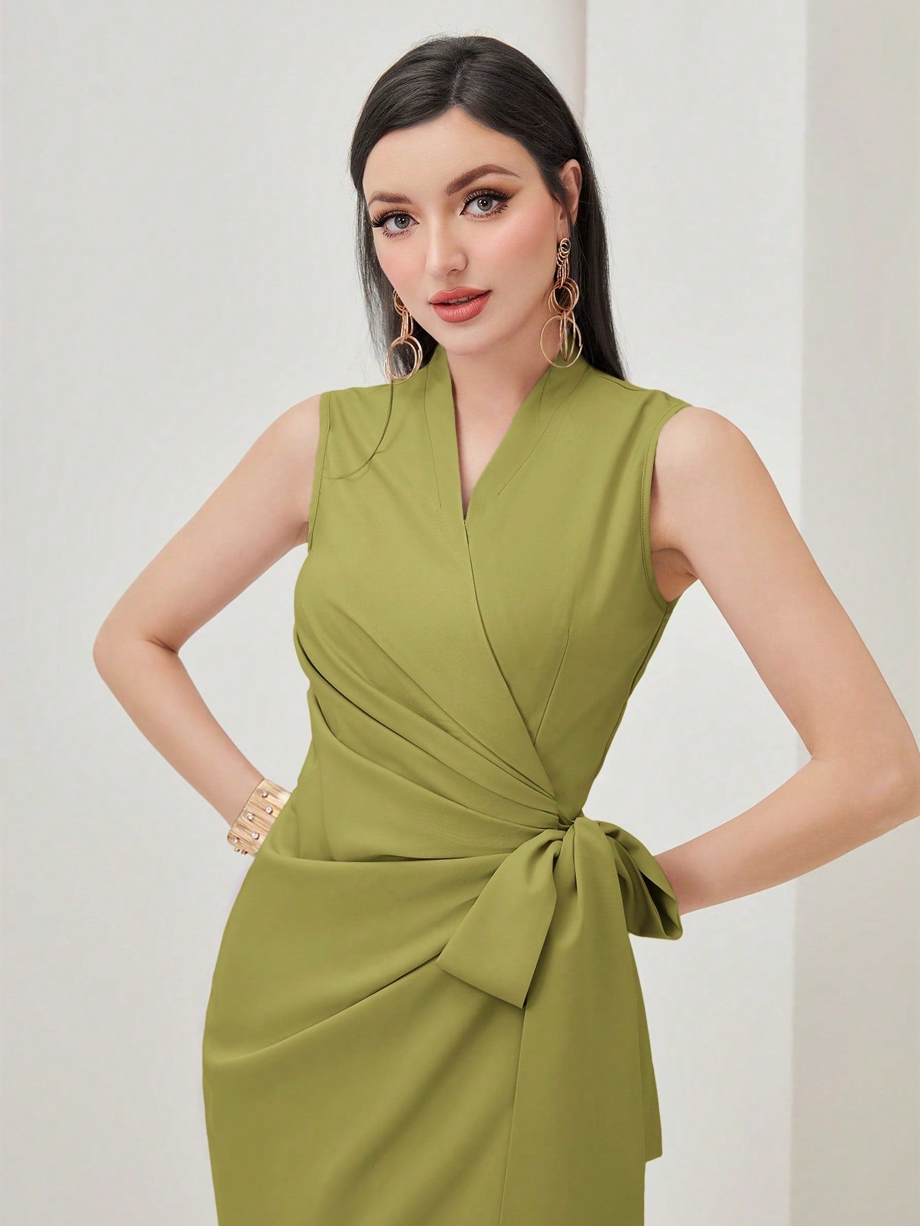 Modely Solid Wrap Knot Side Dress