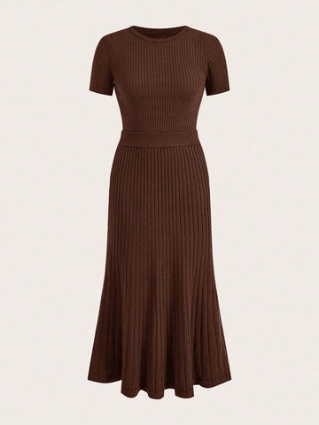 Women Solid Color Scoop Neck Short Sleeve Top And Elegant Knit Skirt Set