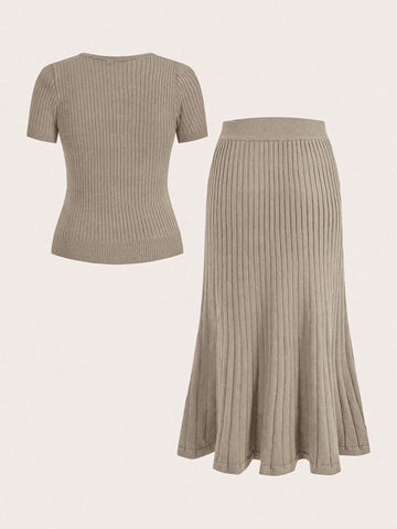 Women Solid Color Scoop Neck Short Sleeve Top And Elegant Knit Skirt Set