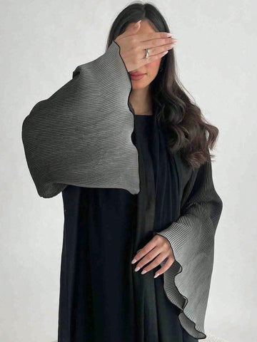 Elegant Women's Long Abaya With Pleated Bell Sleeves