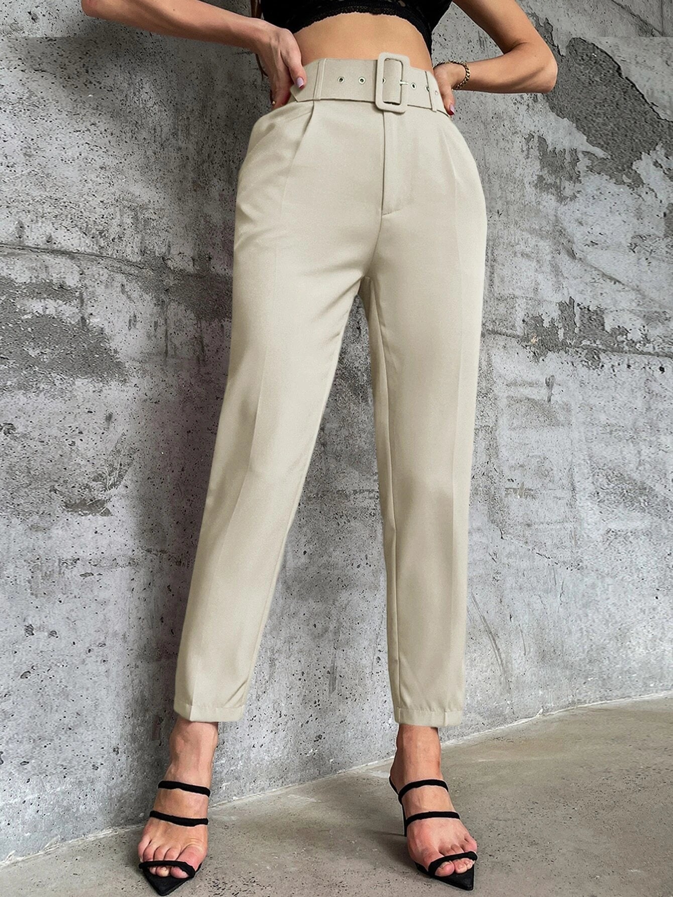 Privé Solid Belted Tapered Pants