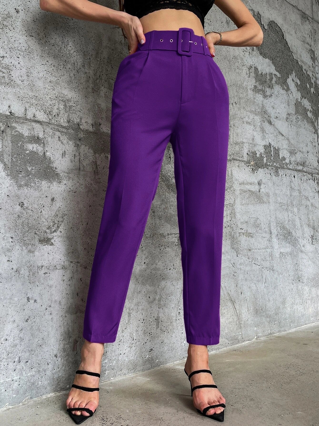 Privé Solid Belted Tapered Pants