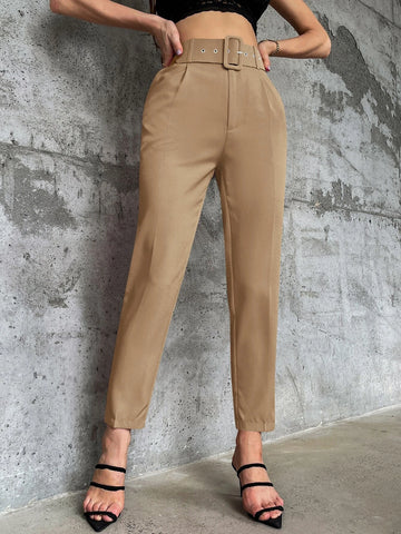 Privé Solid Belted Tapered Pants