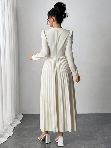 Elegant Fashion Pleated Butterfly Decor Long Dress