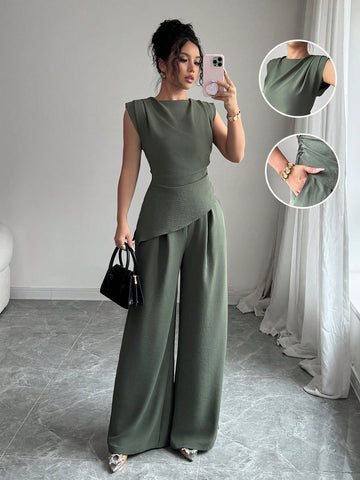 Women Solid Color Textured Pleated Round Neck Sleeveless Top Jumpsuit