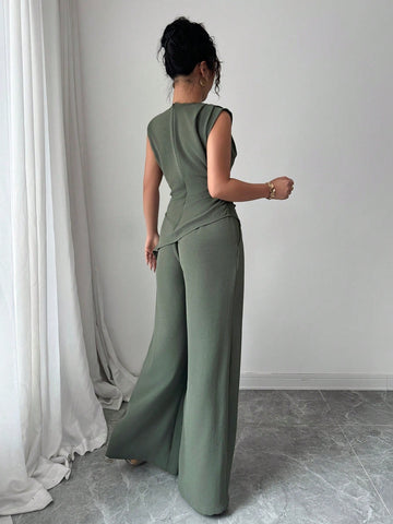 Women Solid Color Textured Pleated Round Neck Sleeveless Top Jumpsuit