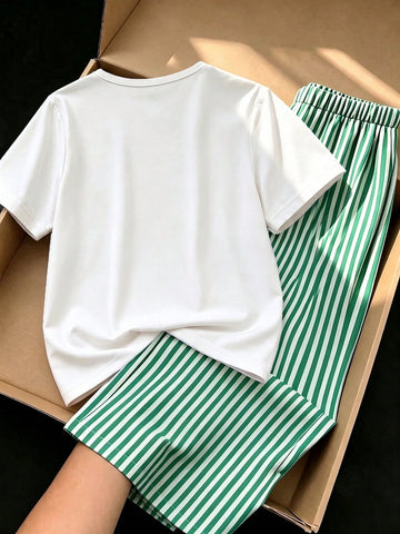 Short Sleeve Top Paired With Vertical Striped Long Pant
