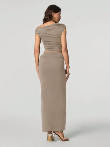 Tall Women Oblique Shoulder Short Sleeve Top And Skirt