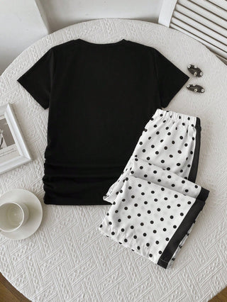 Short Sleeve Top Paired With Vertical Striped Long Pant