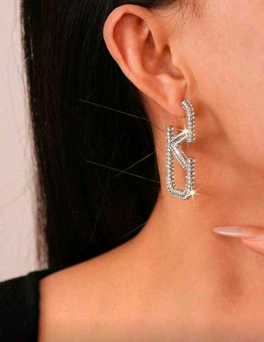 1 Pair Luxury Diamond Encrusted Geometric Letter Stud Earrings