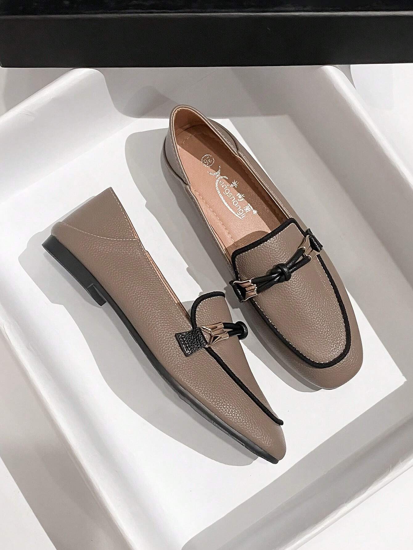 Women Knot Decor Square Toe Loafer Flats