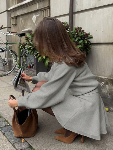 Women's New Casual Elegant Bear Pattern Knitted Pullover Sweater And Ribbed Knit Skirt