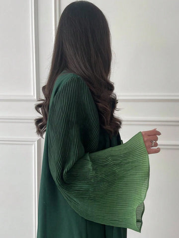 Elegant Women's Long Abaya With Pleated Bell Sleeves