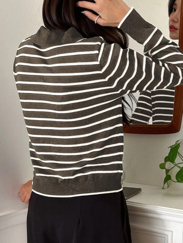 DAZY Striped Pattern Collared Sweater